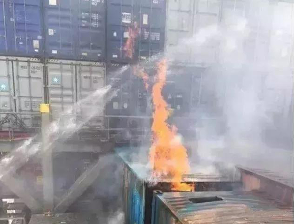 又是谎报瞒报？多家船公司共舱集装箱船起火