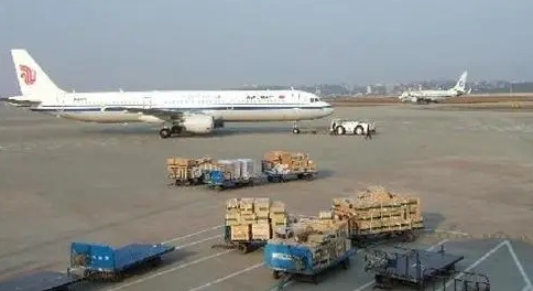 空运到美国100斤货物多少钱(一文详解美国空运的费用与时效)