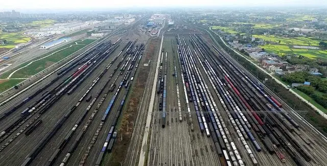 成都铁路货运运费多少（成都出口铁路运费计费规则参考）
