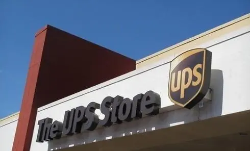 ups 客服电话人工服务（UPS各国快递电话汇总） 　　