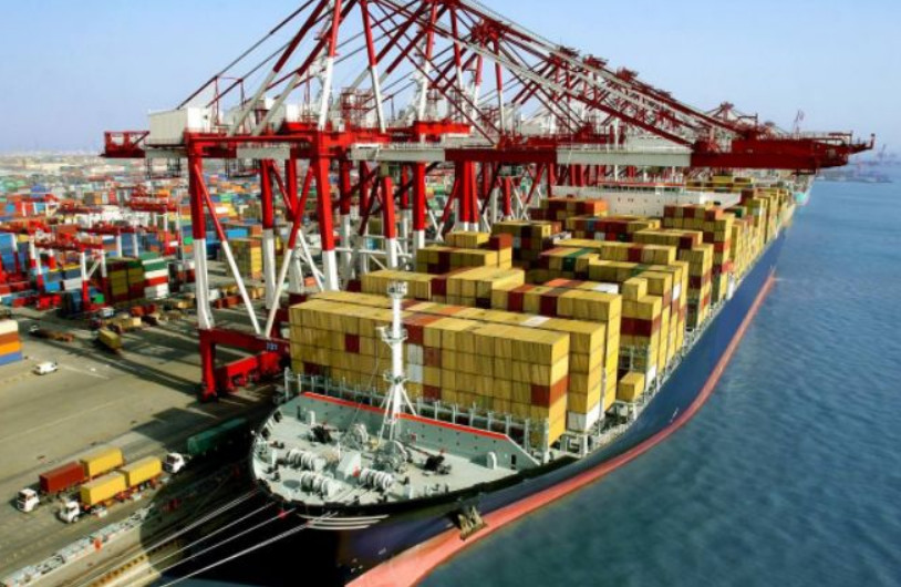 客户因公司倒闭弃货,产生的滞港费是国际货代还是发货人承担?