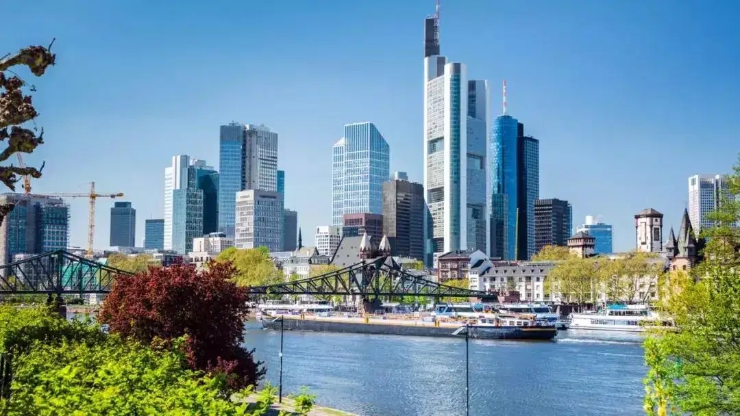法兰克福是哪个国家的城市?(拥有德国最大的航空枢纽、铁路枢纽)